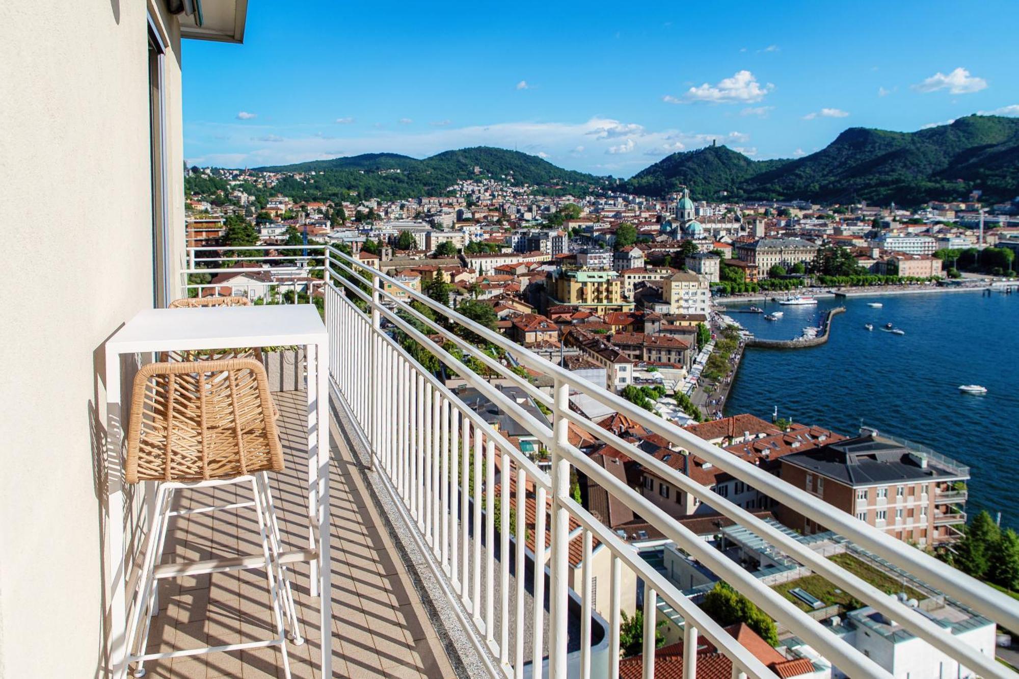 150 Steps To Heaven - By Myhomeincomo Como Dış mekan fotoğraf